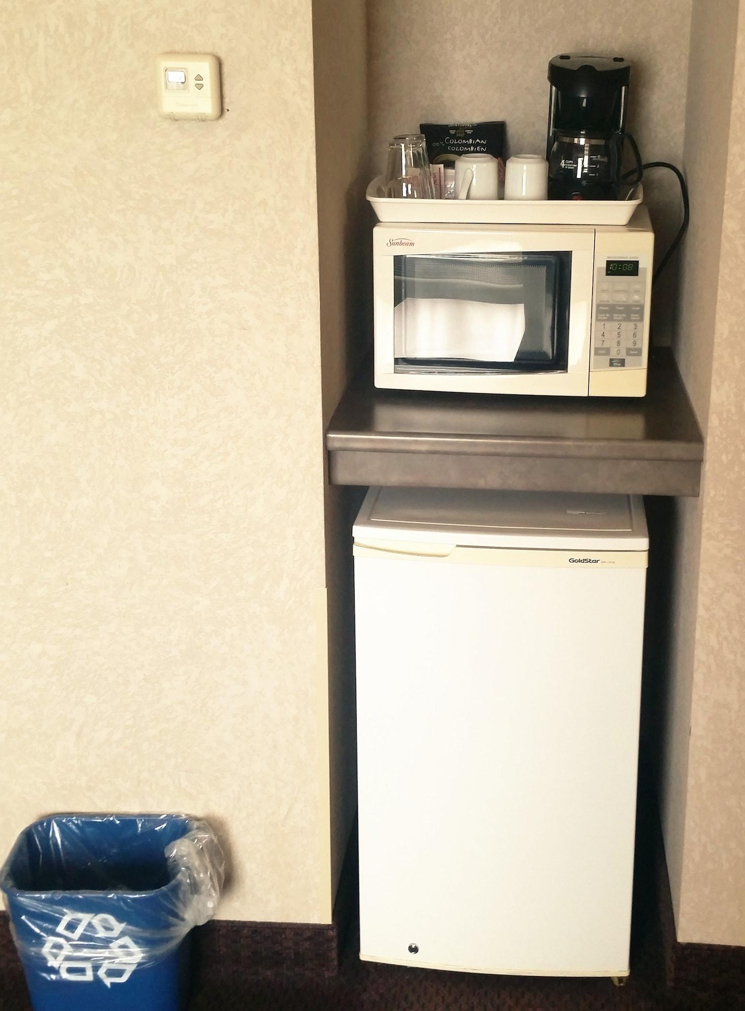 Days Inn By Wyndham Ottawa Airport Dış mekan fotoğraf