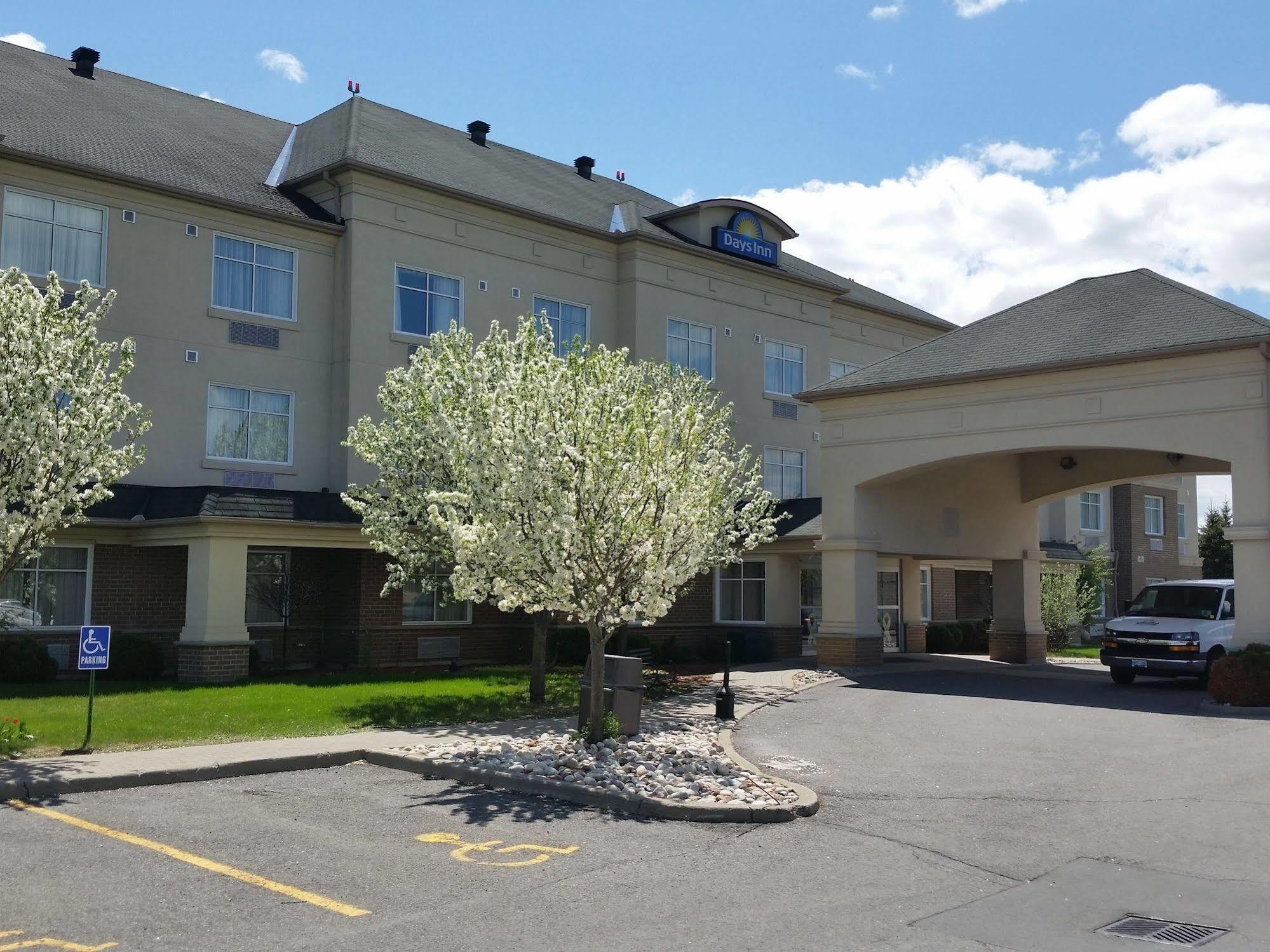 Days Inn By Wyndham Ottawa Airport Dış mekan fotoğraf